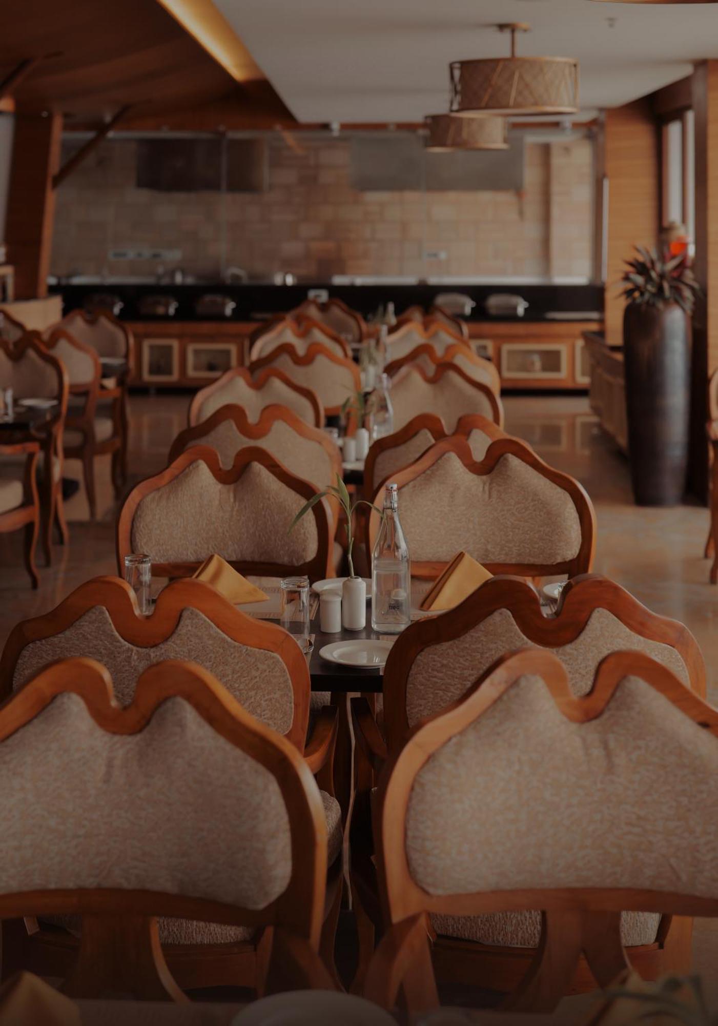 Amber Dale Luxury Hotel & Spa, 蒙纳 外观 照片