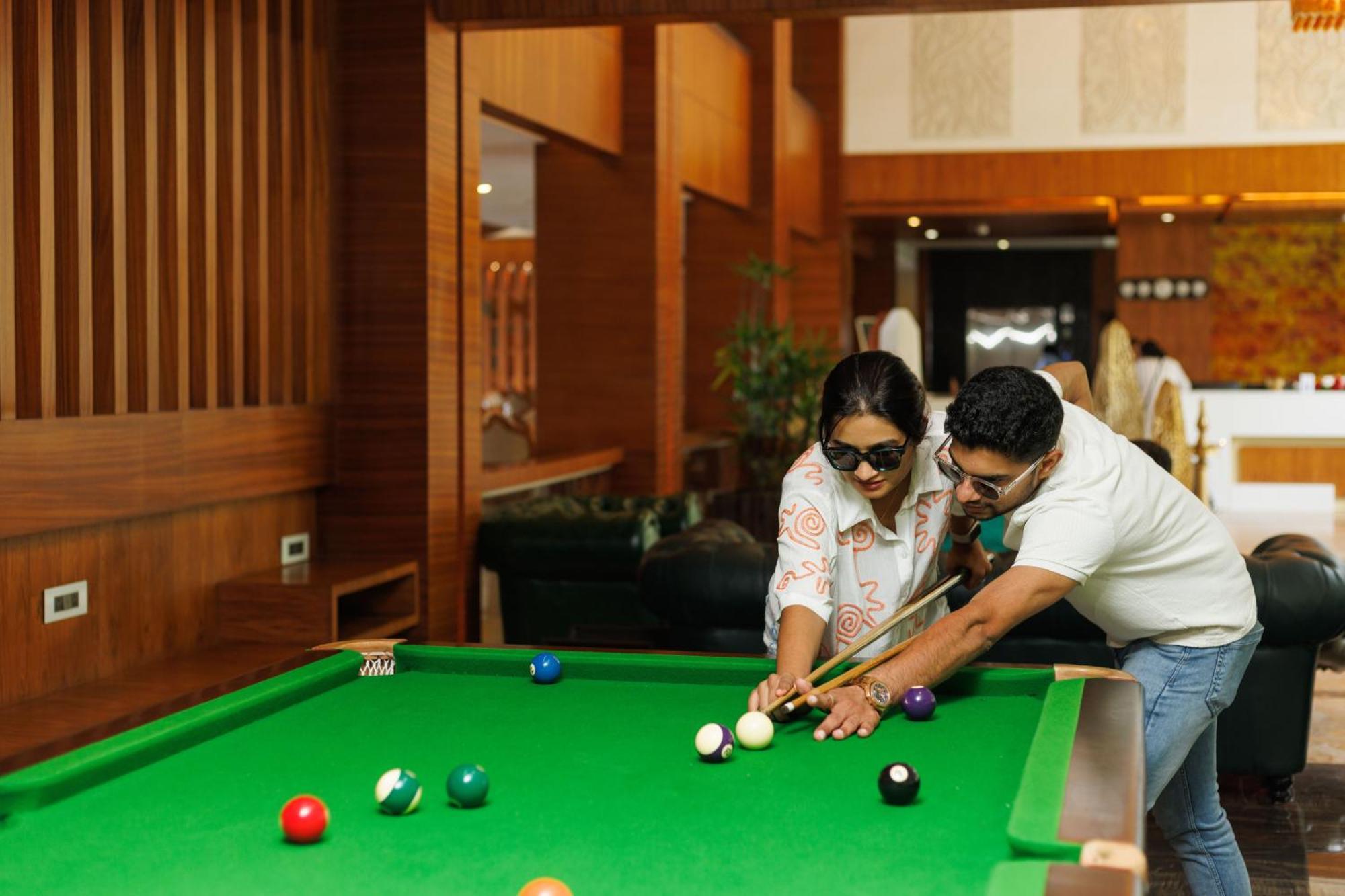 Amber Dale Luxury Hotel & Spa, 蒙纳 外观 照片