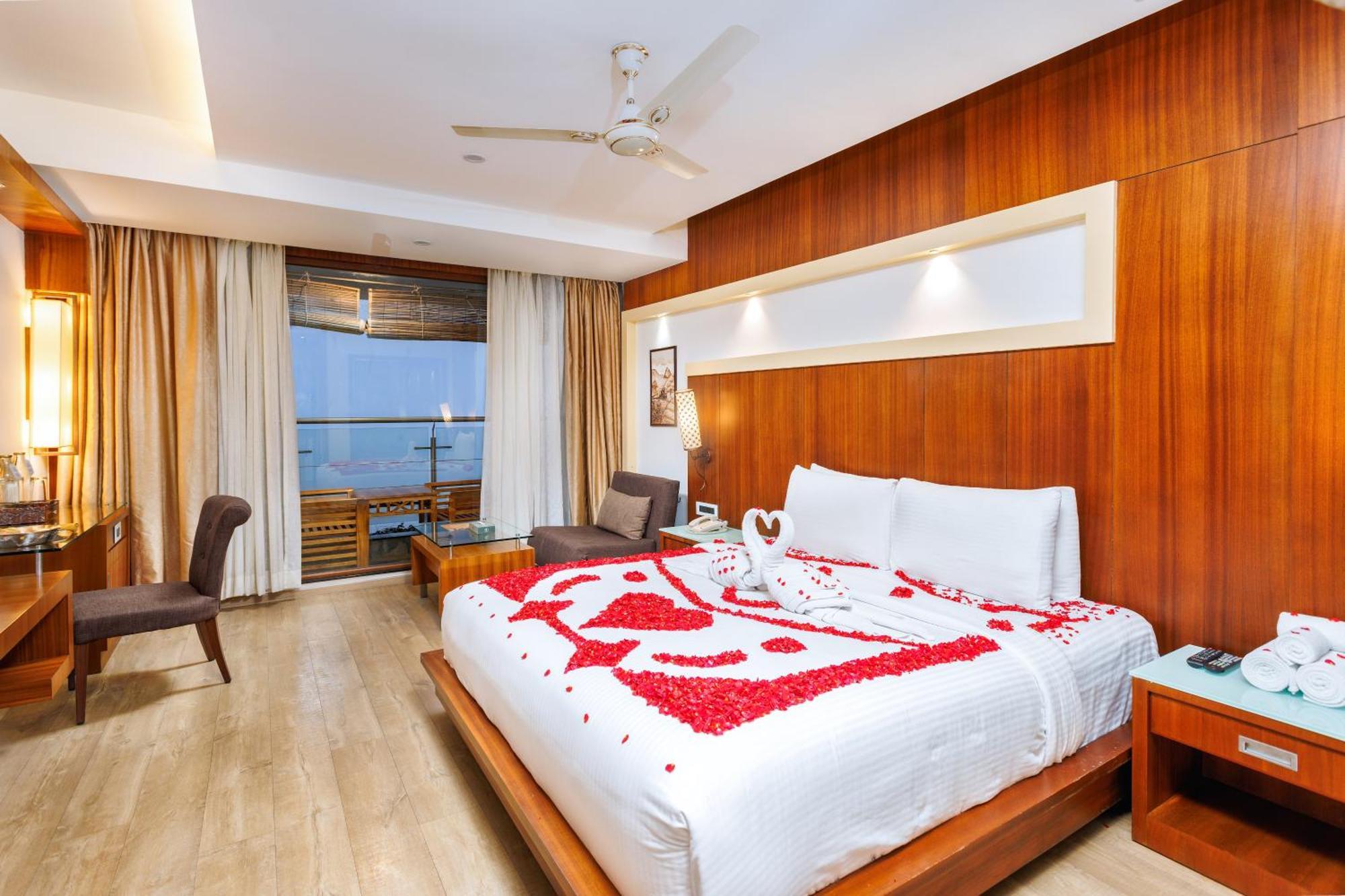 Amber Dale Luxury Hotel & Spa, 蒙纳 外观 照片