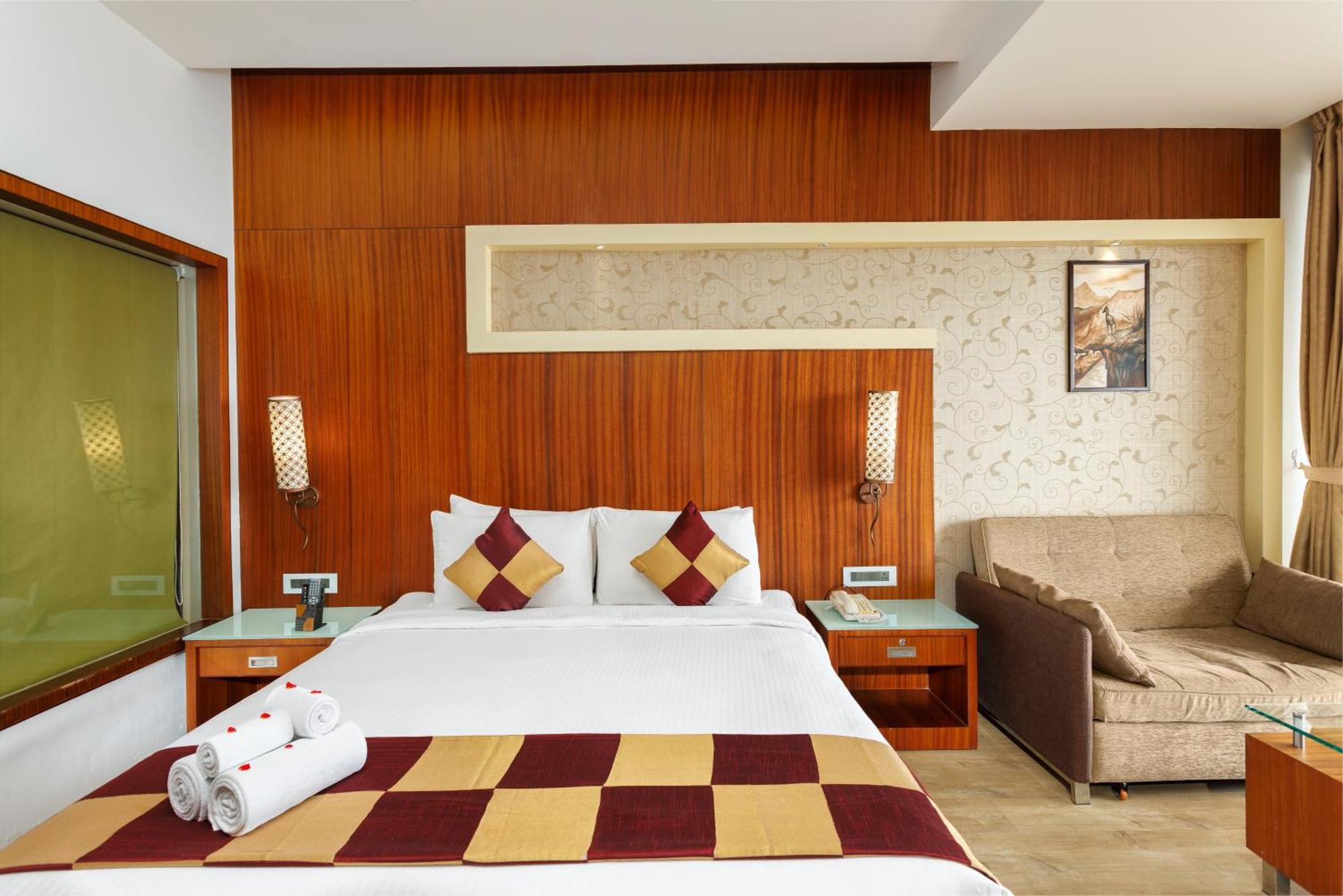 Amber Dale Luxury Hotel & Spa, 蒙纳 外观 照片