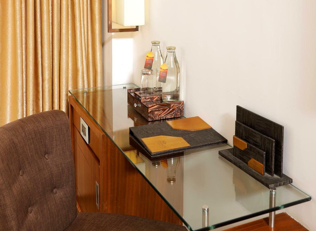 Amber Dale Luxury Hotel & Spa, 蒙纳 外观 照片
